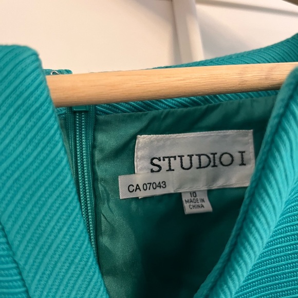 Retro sheath dress, beautiful condition and vibrant green colour - Picture 2 of 2